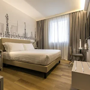 43 Station 3*, Milan Italy