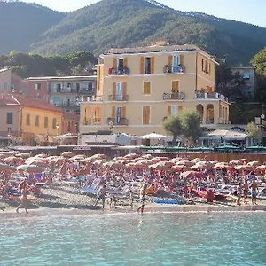 La 2*, Monterosso al Mare Italy