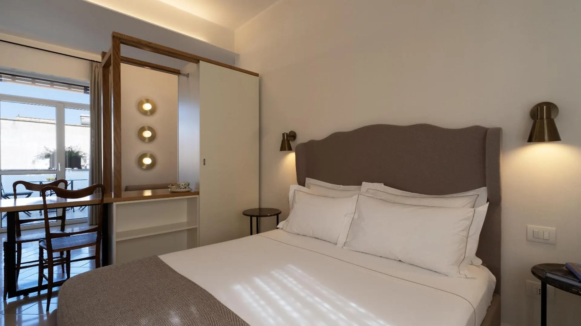 ليتشي Abalto Suites & Rooms فندق مبيت وإفطار
